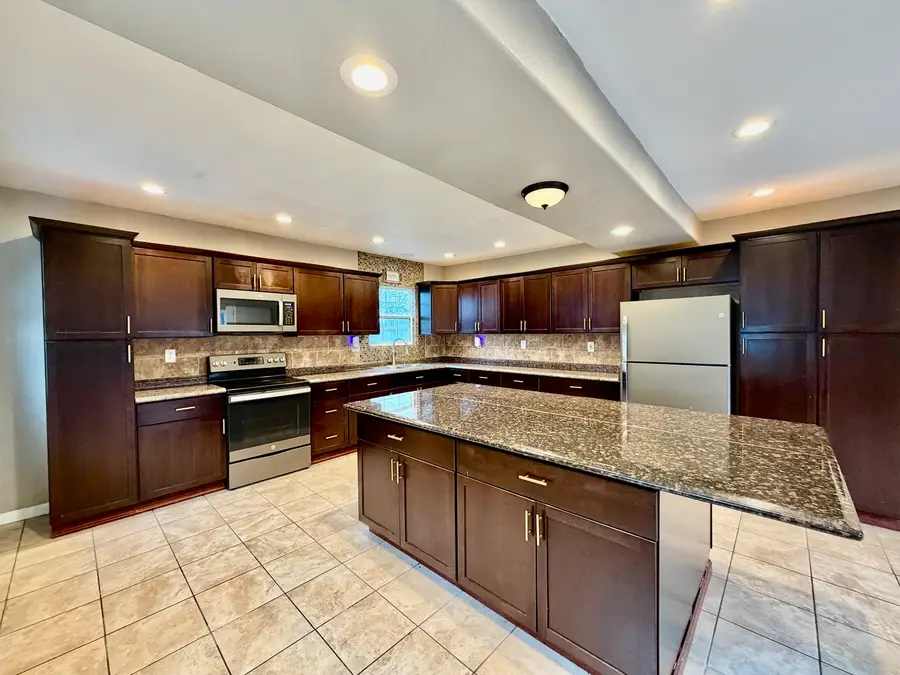 1008 5th Avenue, Camanche, IA 52730 - #3