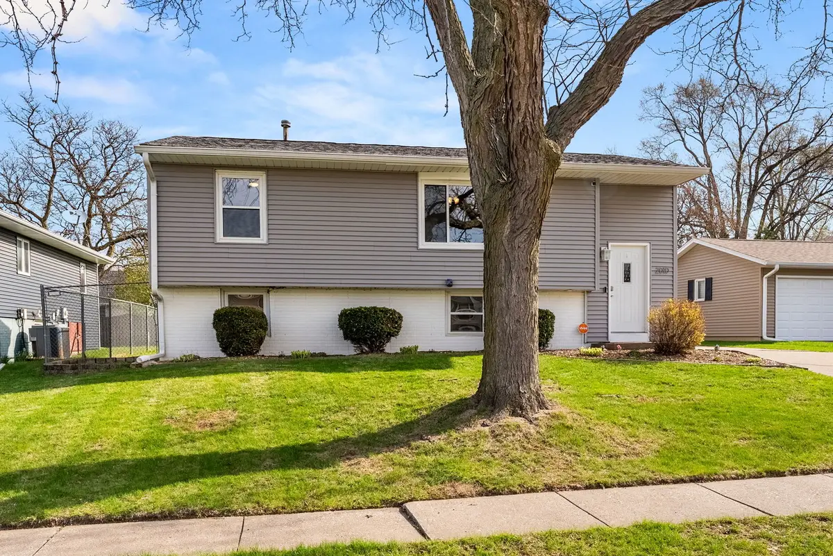 2010 W 55th Street, Davenport, IA 52806 - #1