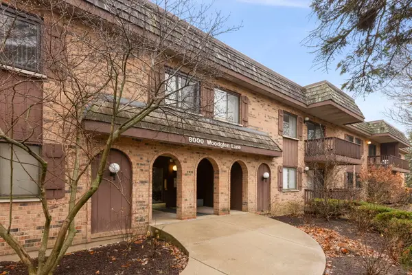 8000 Woodglen Lane #102, Downers Grove, IL 60516