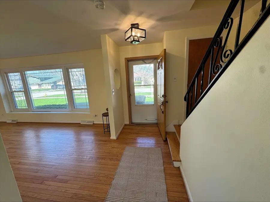 1004 N Greenfield Lane, Mount Prospect, IL 60056 - #3