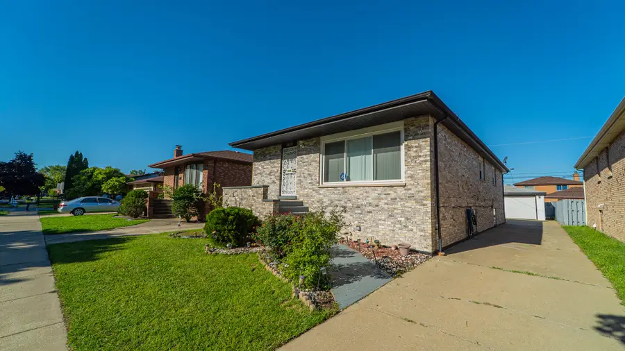 11548 S Avenue G, Chicago, IL 60617 - #2