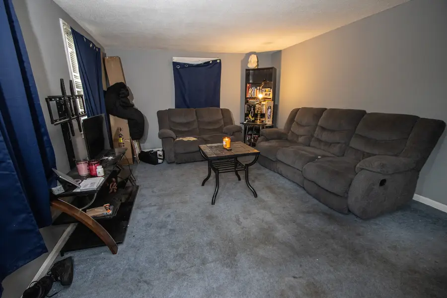 377 Florida Avenue, Aurora, IL 60506 - #3