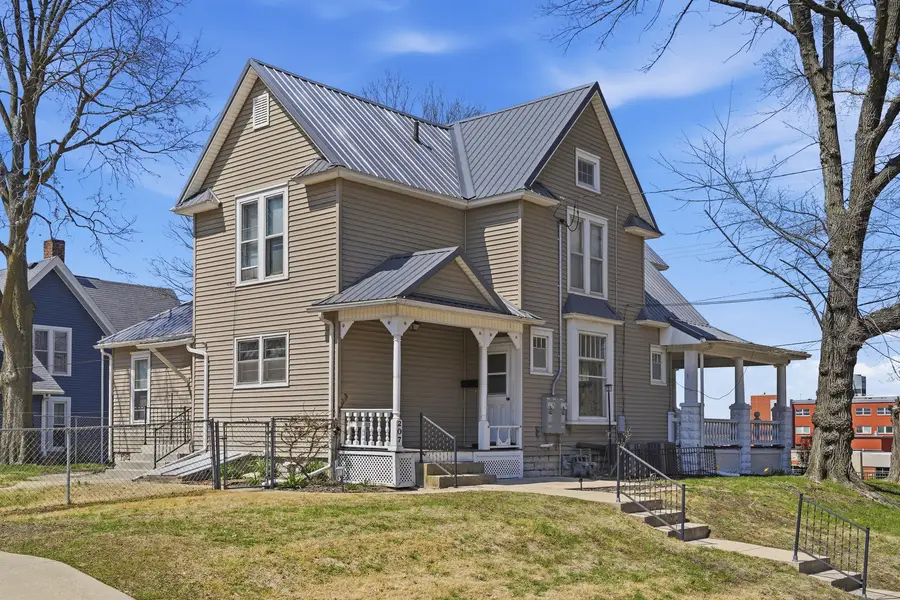 324 E 2nd Street, Dixon, IL 61021 - #3