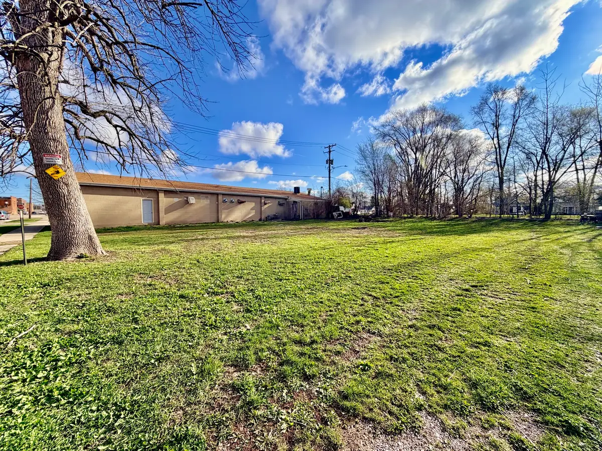 207 S Sterling Street, Streator, IL 61364 - #1