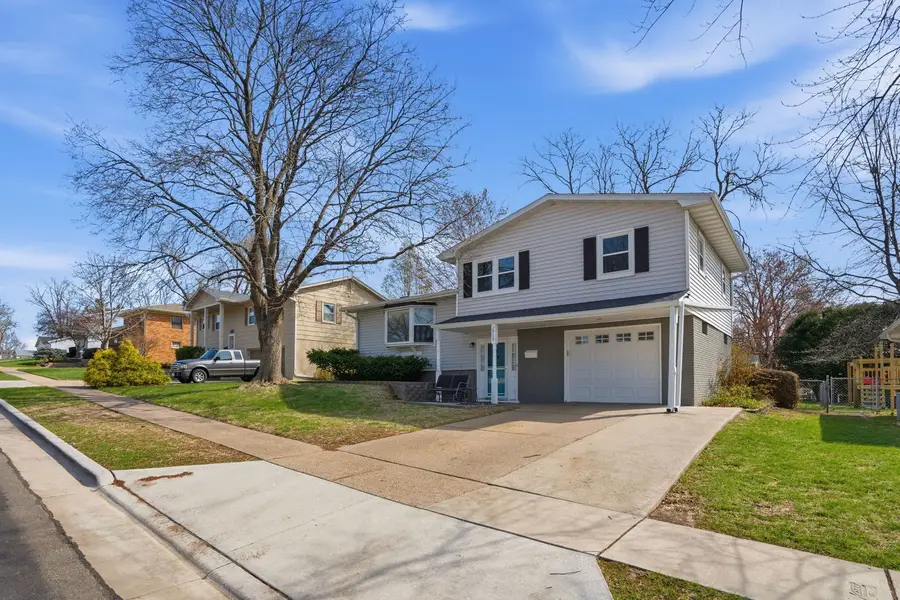 2909 Linden Lane, Bettendorf, IA 52722 - #2