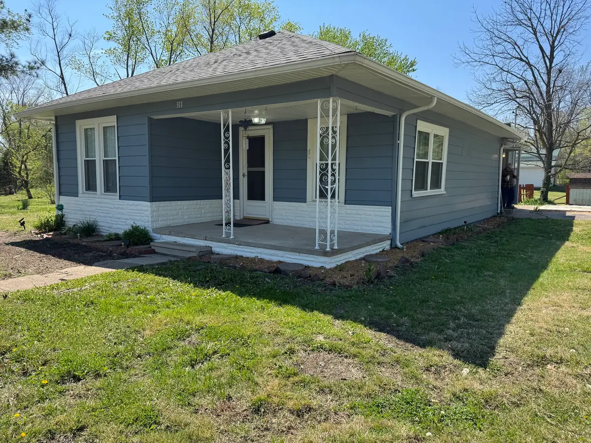 311 N Goldheimer Avenue, Benton, IL 62812 - #1