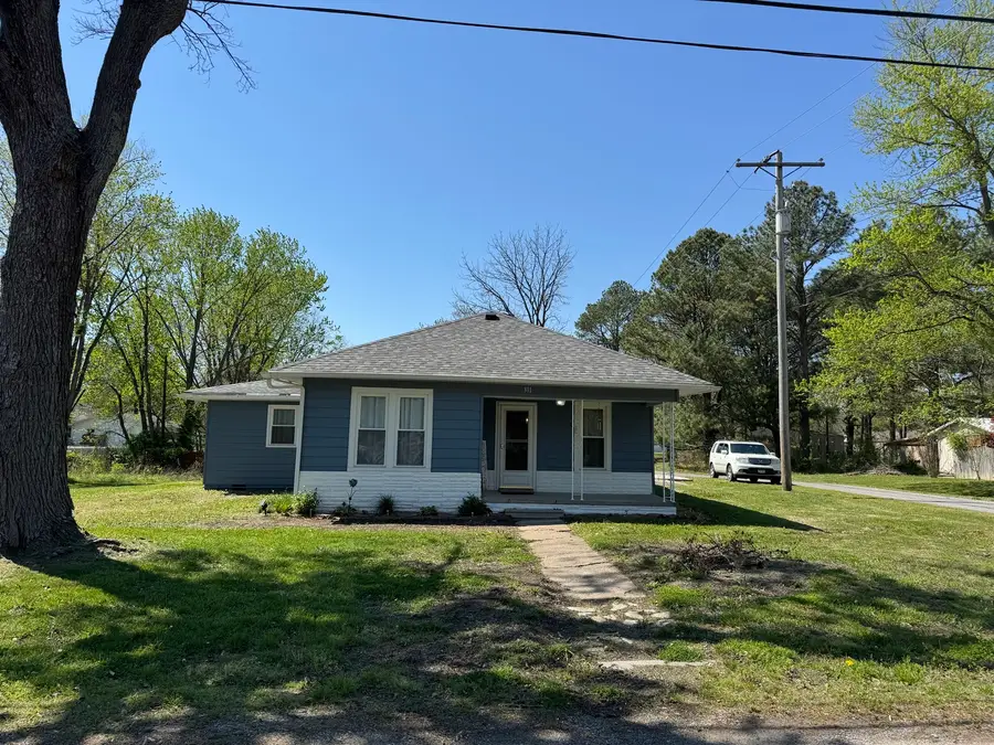 311 N Goldheimer Avenue, Benton, IL 62812 - #3