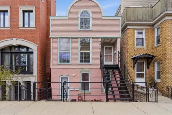 2016 W Charleston Avenue, Chicago, IL 60647