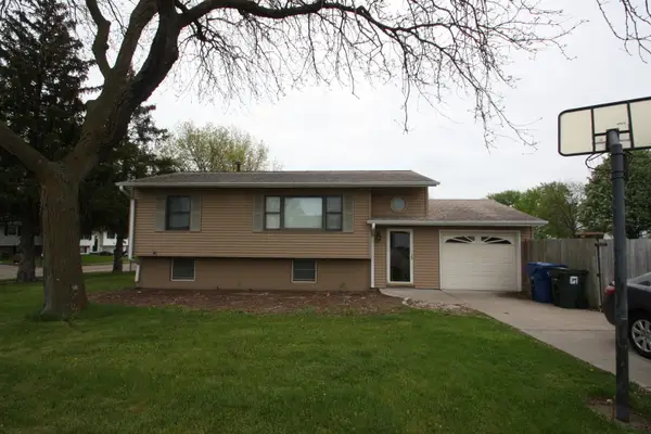 3937 Clark Court, Davenport, IA 52806