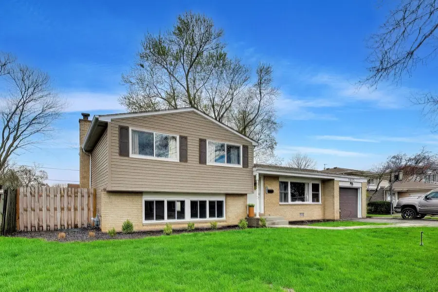 1605 W Lexington Drive, Arlington Heights, IL 60004 - #2