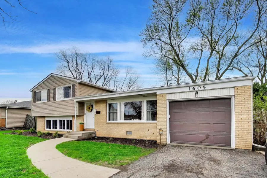 1605 W Lexington Drive, Arlington Heights, IL 60004 - #3