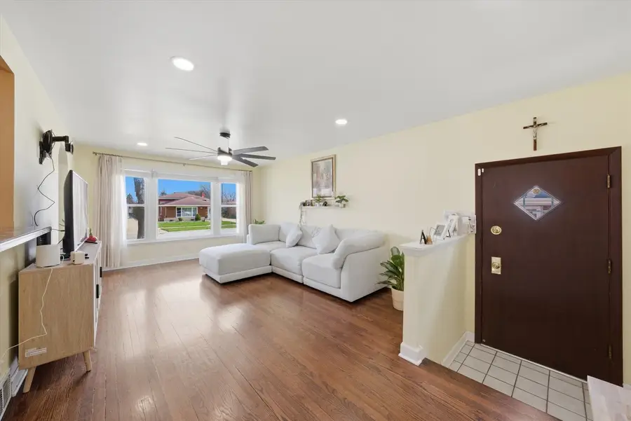 14828 Saint Louis Avenue, Midlothian, IL 60445 - #3