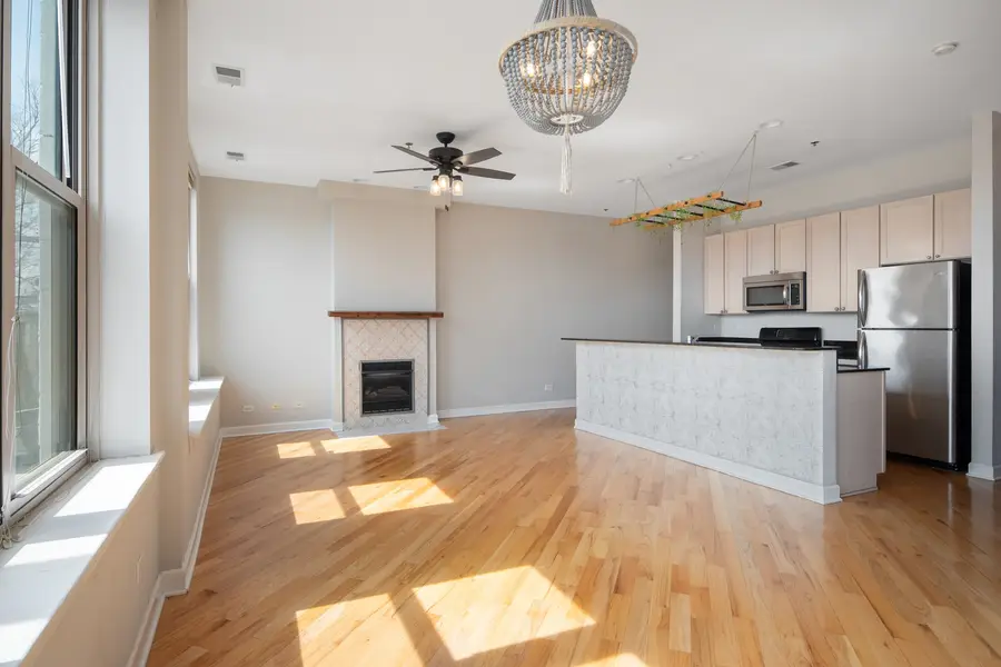 3113 W Lawrence Avenue #A302, Chicago, IL 60625 - #3