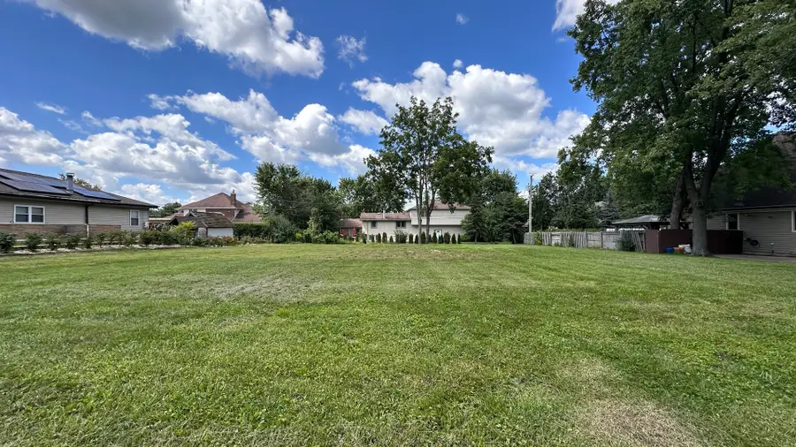 7240 Giddings Avenue, Burr Ridge, IL 60527 - #2