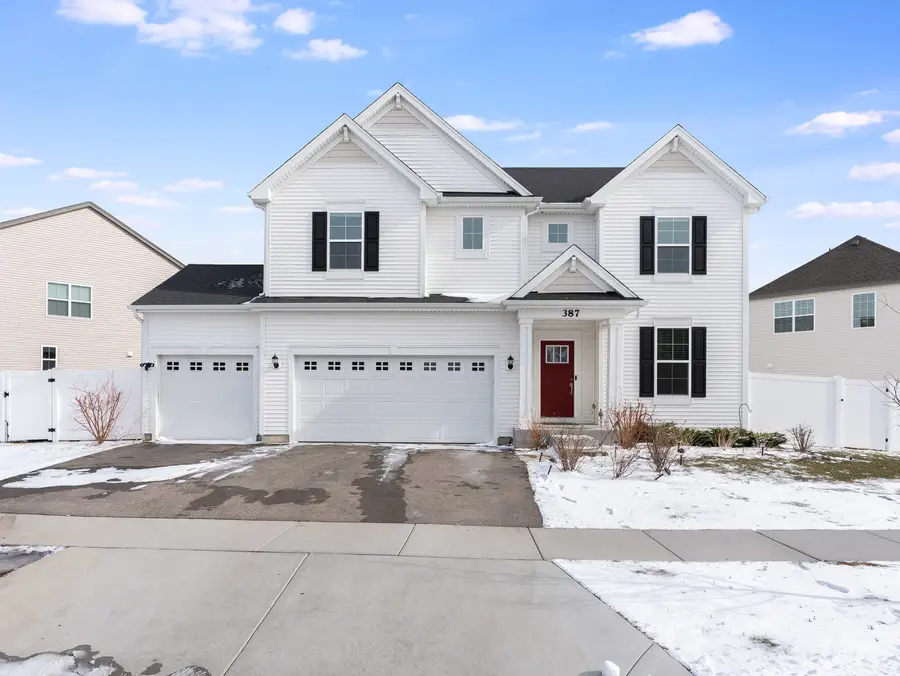 387 S Pointe Avenue, South Elgin, IL 60177 - #2