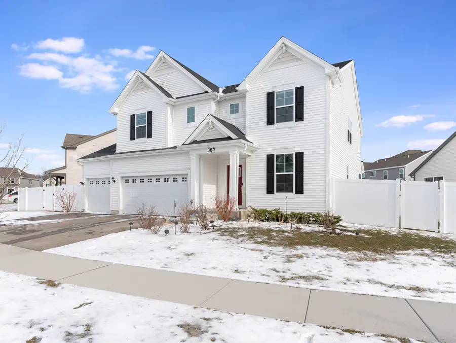 387 S Pointe Avenue, South Elgin, IL 60177 - #3