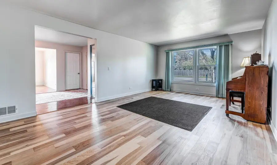 11 Birchwood Avenue, Deerfield, IL 60015 - #3