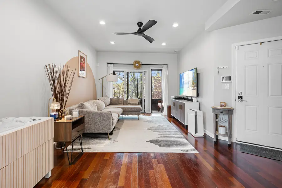 3918 W Roscoe Street #2, Chicago, IL 60618 - #2