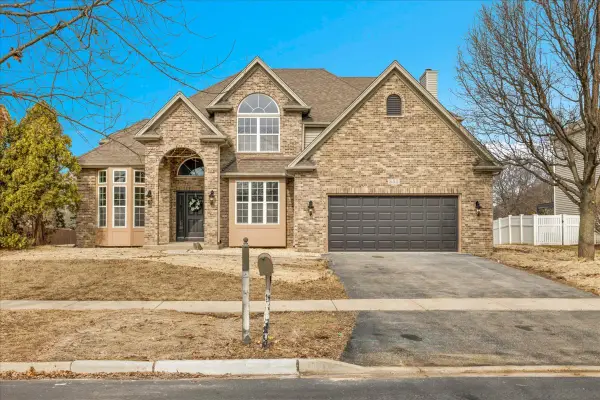 555 Bluestem Drive, Yorkville, IL 60560