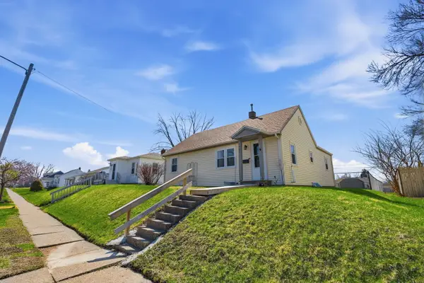 1507 W 38th Street, Davenport, IA 52806