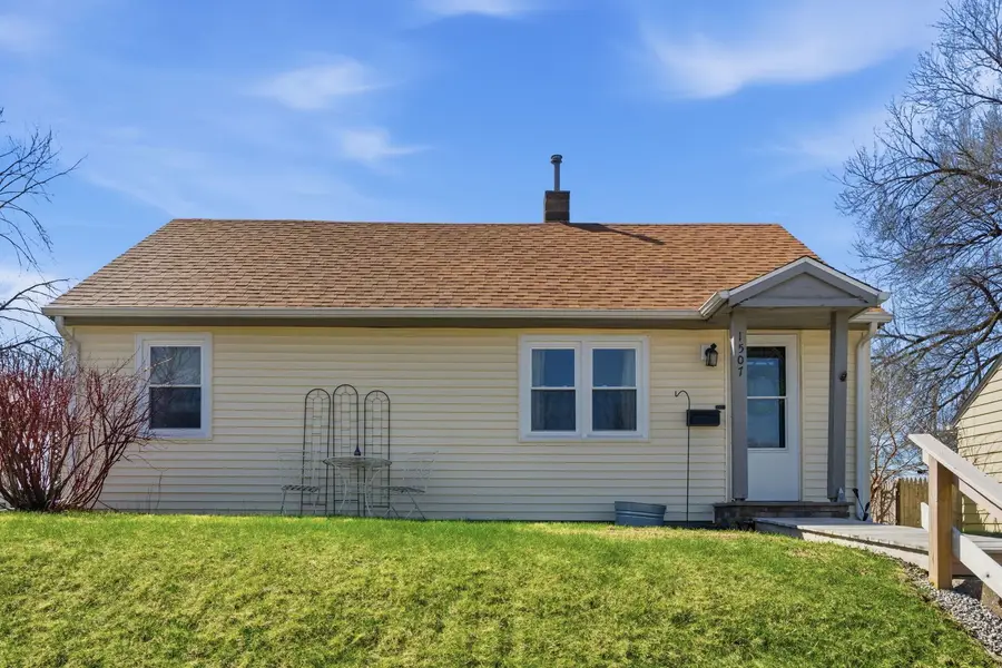 1507 W 38th Street, Davenport, IA 52806 - #2