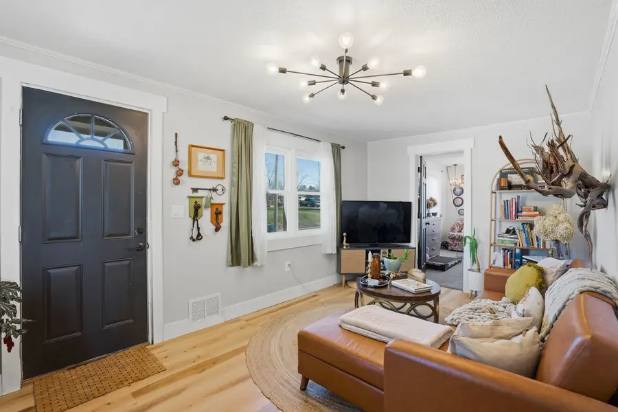 1507 W 38th Street, Davenport, IA 52806 - #3