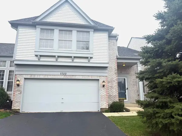 1723 Napoleon Drive, Naperville, IL 60565