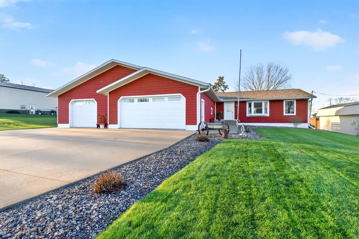 122 Park Avenue, Charlotte, IA 52731 - #1