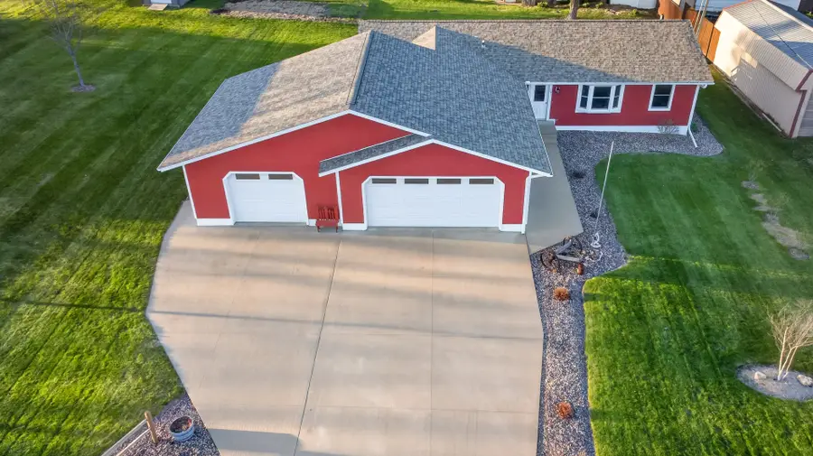 122 Park Avenue, Charlotte, IA 52731 - #3