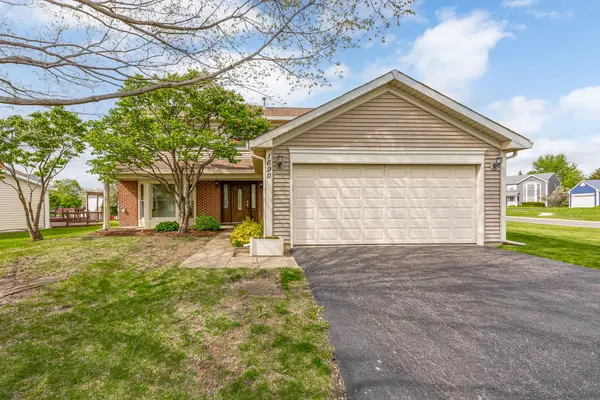 1690 Wildwood Lane, Hanover Park, IL 60133