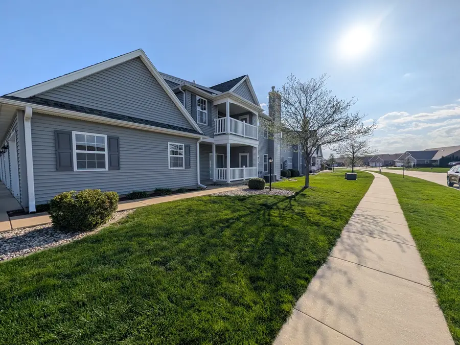3020 E Stillwater Landing #101, Urbana, IL 61802 - #3