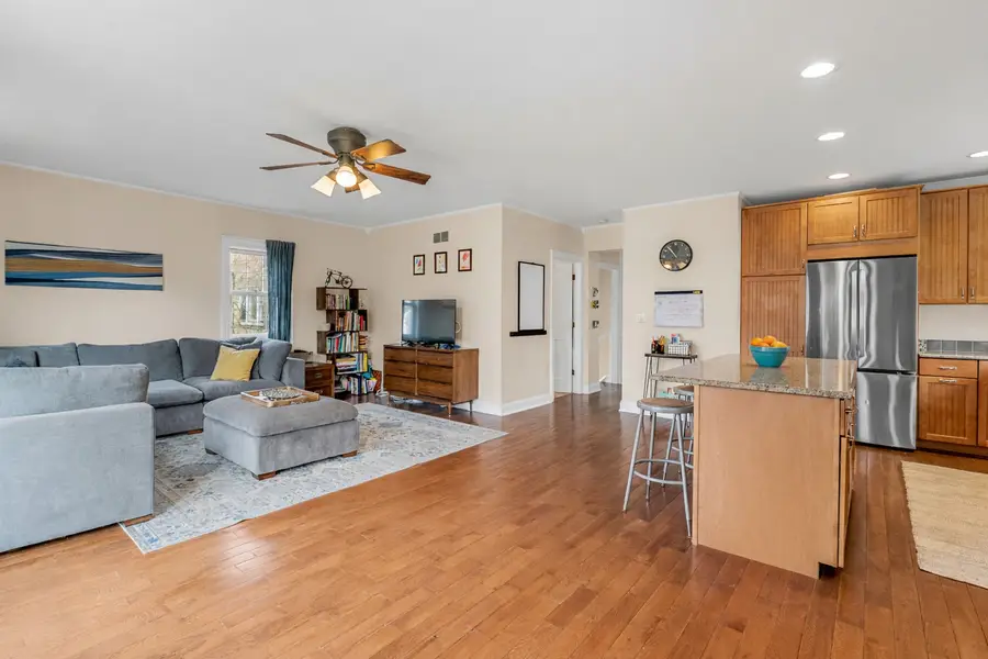 6714 N Ionia Avenue, Chicago, IL 60646 - #2