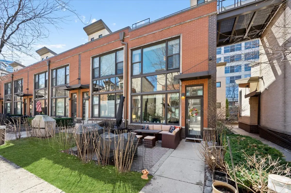 930 N Howe Street #930, Chicago, IL 60610 - #1