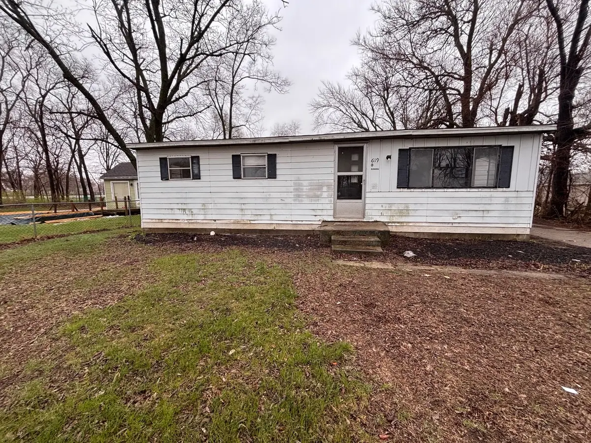 619 Pershing Avenue, Machesney Park, IL 61115 - #1