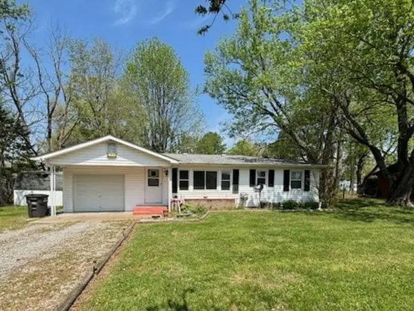 1518 E Grand Avenue, Carbondale, IL 62901