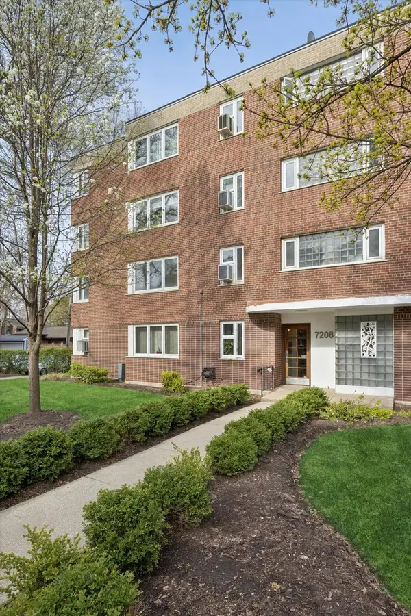 7208 Oak Avenue #2SE, River Forest, IL 60305