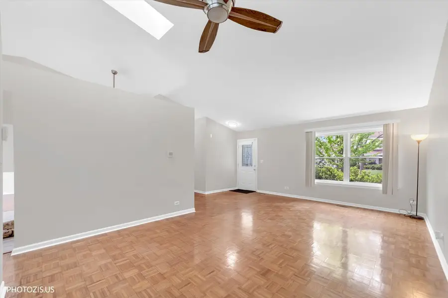 74 Bedford Road, Mundelein, IL 60060 - #3