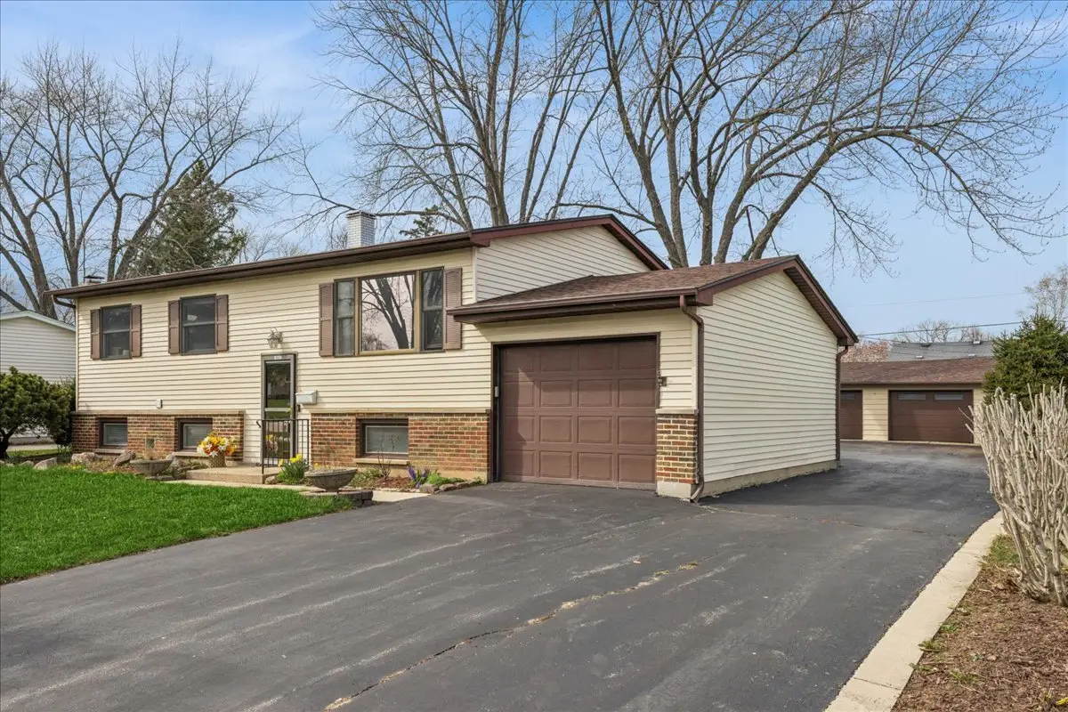 18508 W Woodland Terrace, Gurnee, IL 60031 - #1