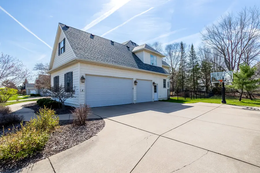 4017 Kathleen Way, Davenport, IA 52807 - #2