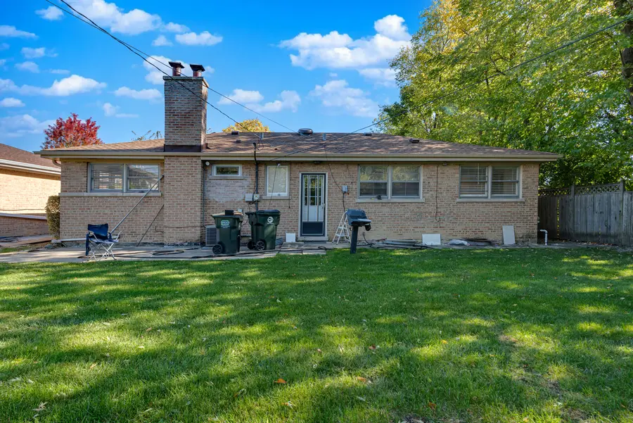 7330 N Kilbourn Avenue, Lincolnwood, IL 60712 - #2