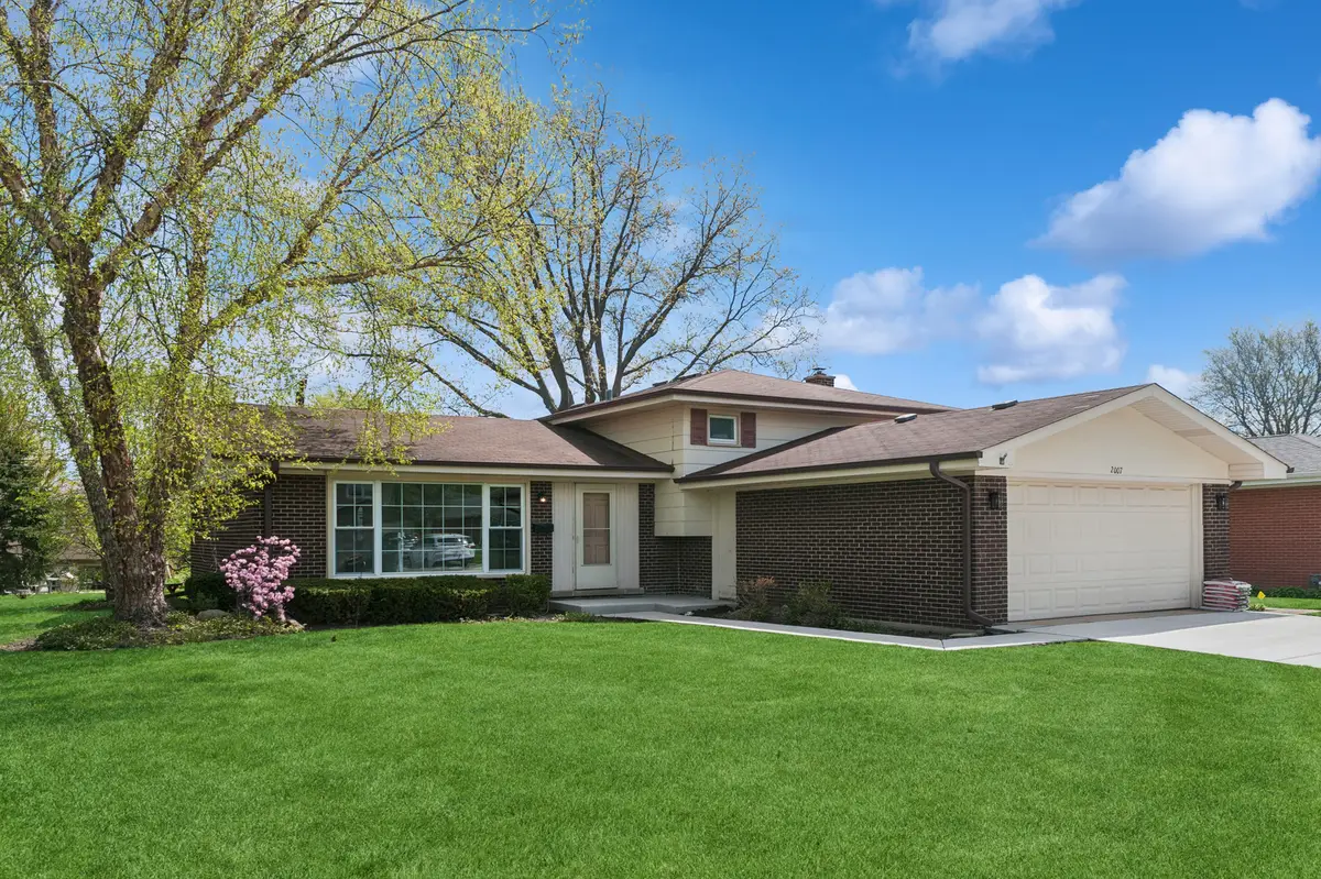 2007 N Spruce Terrace, Arlington Heights, IL 60004 - #1