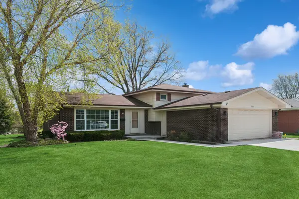 2007 N Spruce Terrace, Arlington Heights, IL 60004