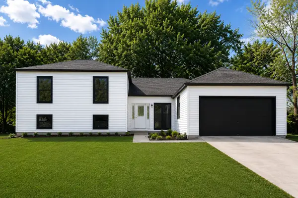 1482 Pebblestone Cove, Wheaton, IL 60189