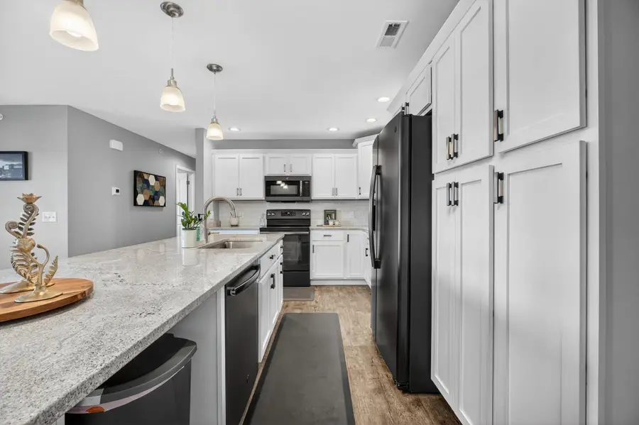 400 E Franklin Street #204, Eldridge, IA 52748 - #3