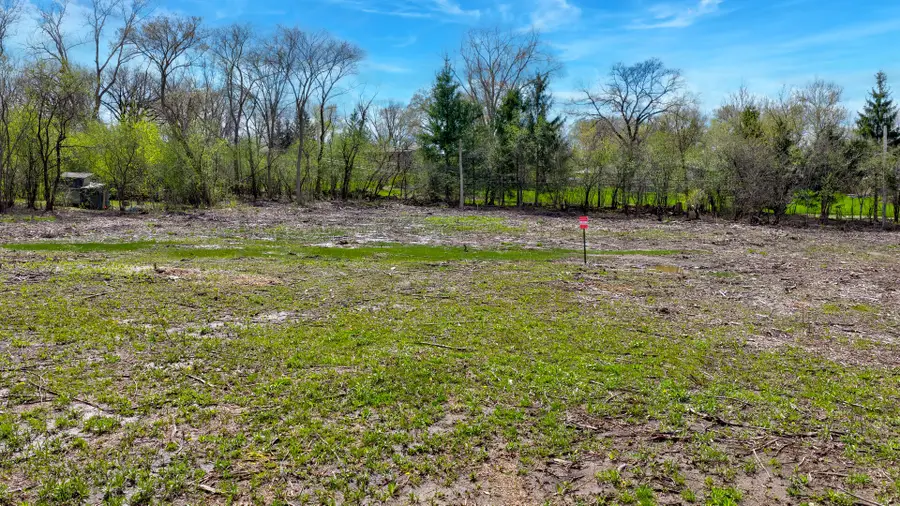 315 & 335 N St. Mary's Road, Green Oaks, IL 60048 - #3