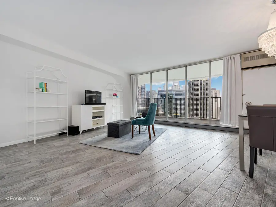 Address Withheld By Seller, Chicago, IL 60654 - #2