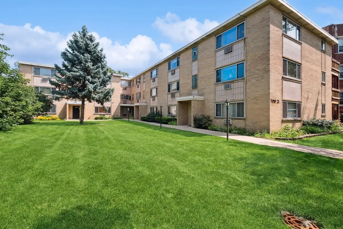 7019 N Ridge Boulevard #3B, Chicago, IL 60645 - #1