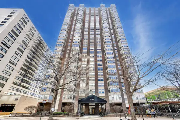 525 W Hawthorne Place #606, Chicago, IL 60657