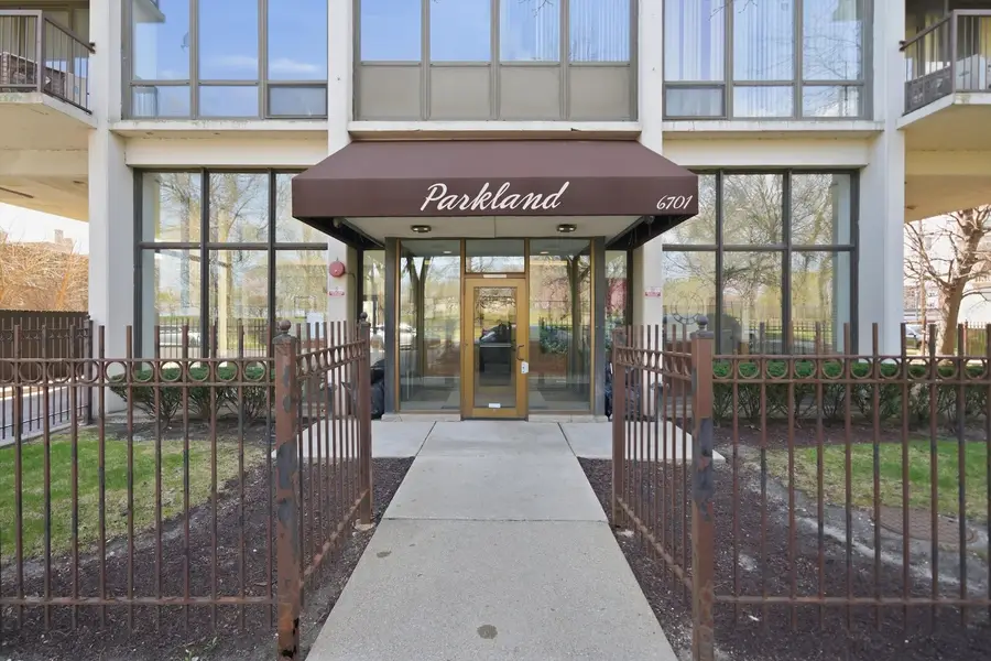6701 S Crandon Avenue #8C, Chicago, IL 60649 - #2
