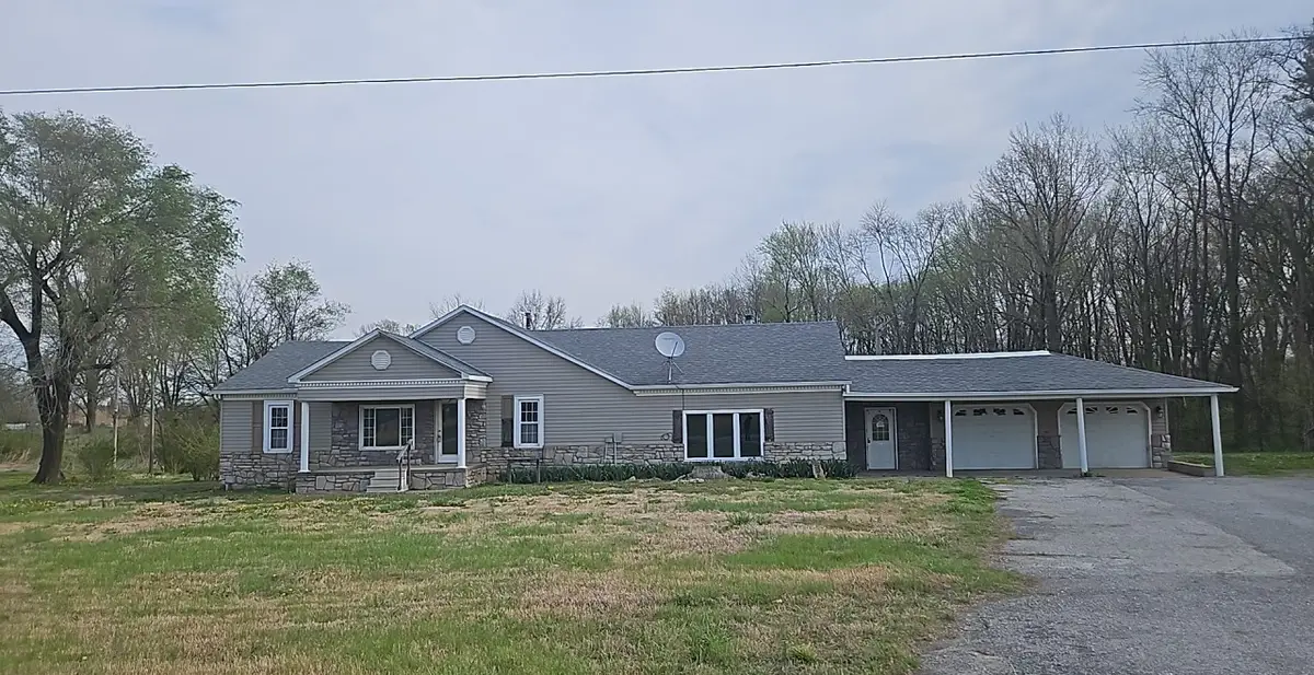 1208 E Randolph Street, McLeansboro, IL 62859 - #1